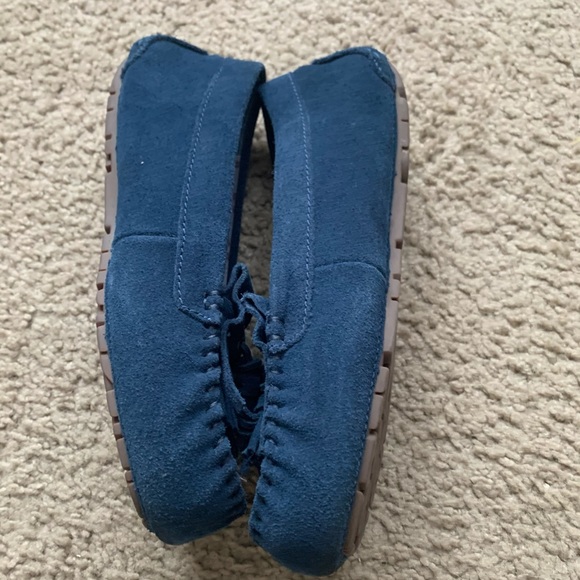 Ugg Lizzy Moccasin - Picture 4 of 10